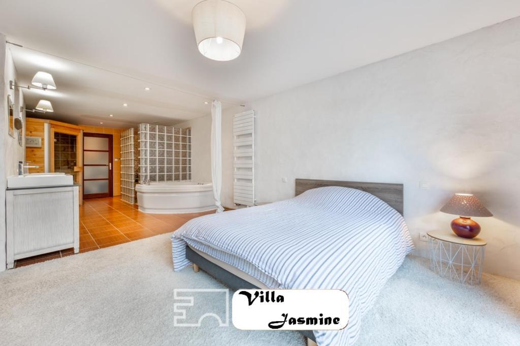 Somptueuse Villa Jasmine Saint-Meen-le-Grand Exterior photo